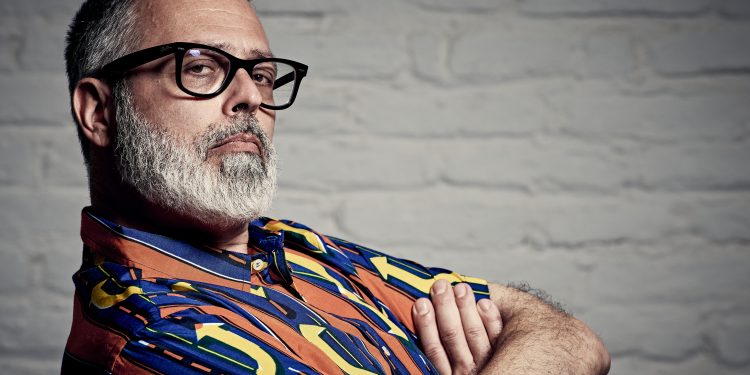 Frankie Hi-nrg arriva a Quartu con un evento di parole e musica per La musica che gira intorno