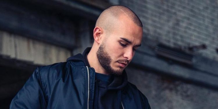 Zeep e il suo nuovo inizio con ”Mare Mosso, Maremoto”: “Cagliari è la mia fonte di ispirazione, un teatro a cielo aperto dove ogni scena merita di essere osservata”