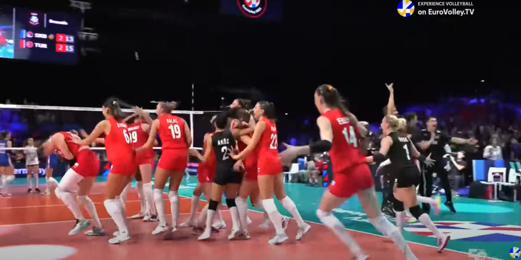 Le sultane della rete, storia di piccoli e grandi cambiamenti nella Turchia del volley