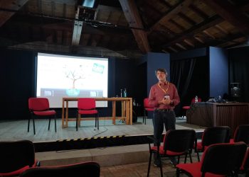 ”E vissero connessi e contenti”, la riflessione di Andrea Vico al Festival Tuttestorie per un uso attento della tecnologia