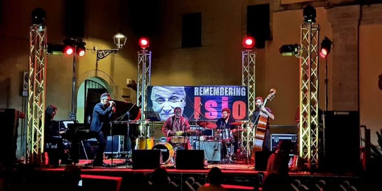 “Remembering Isio”, sàpadu in Otieri sa manifestatzione de jazz e poesia in ammentu ‘e su fotògrafu Isio Saba
