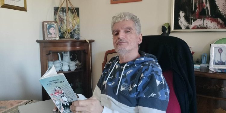 Gianni Mascia, il poeta di Is Mirrionis con García Lorca nel cuore: “Vivere significa intraprendere un viaggio che ti riporta al punto in cui tutto è iniziato”