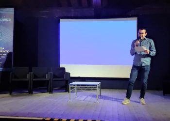 FestivalScienza, Enrico Pedemonte racconta il rapporto tra Internet, sfiducia nella scienza e crisi delle democrazie