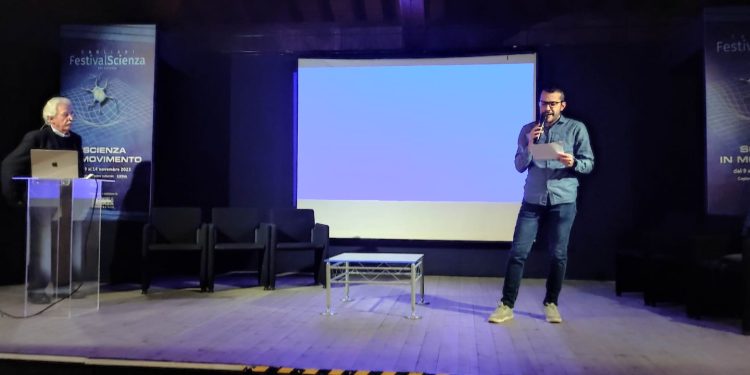 FestivalScienza, Enrico Pedemonte racconta il rapporto tra Internet, sfiducia nella scienza e crisi delle democrazie