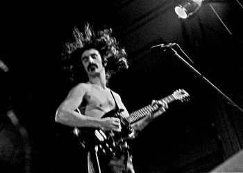 Trent’anni fa a Los Angeles moriva Frank Zappa, genio scomodo e irridente che conquistò Metha e Boulez