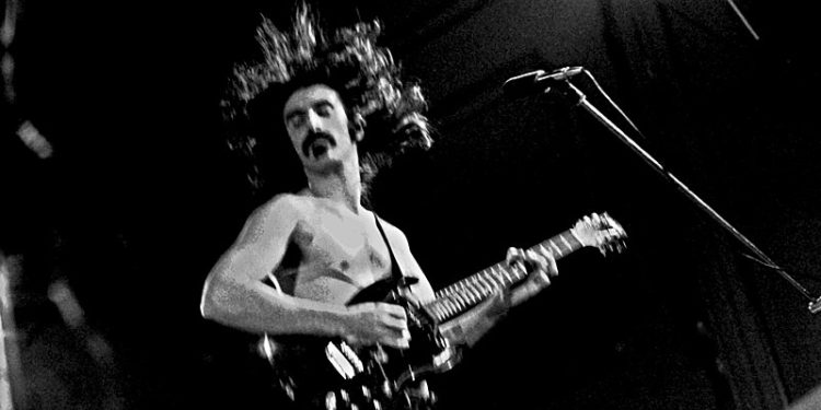 Trent’anni fa a Los Angeles moriva Frank Zappa, genio scomodo e irridente che conquistò Metha e Boulez