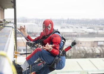 Superman, Uomo ragno e gli altri, domenica i Super Eroi Acrobatici faranno visita ai piccoli pazienti del Microcitemico di Cagliari