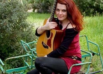 Kasia Kwolek e il suo album d’esordio ”Goccia”, un viaggio tra Cracovia e la Sardegna che celebra la poesia e la natura