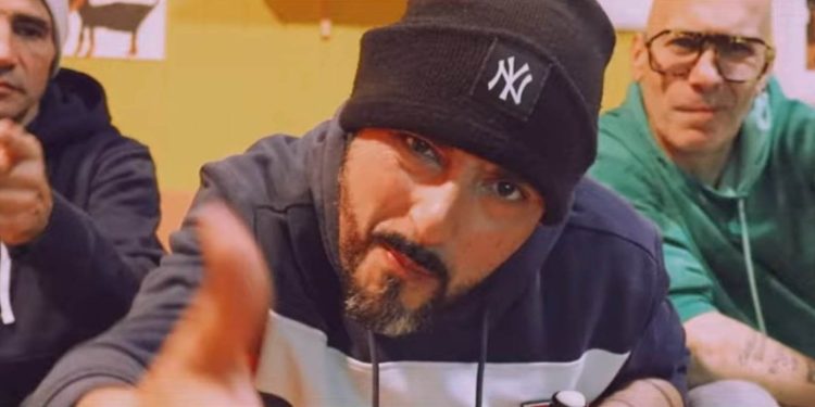 Amicizia, determinazione e amore per la Sardegna nel nuovo disco dei BruvuraBros ”Vecchi Bastardi”: “La cultura hip hop aiuta a capire che la vera sfida è con se stessi”