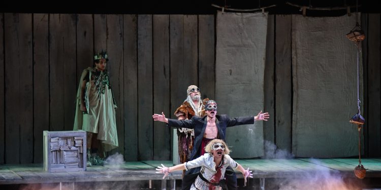 Fu colpa dell’uomo o degli dei? Al Teatro Massimo di Cagliari va in scena “Edipo Re, una favola nera”