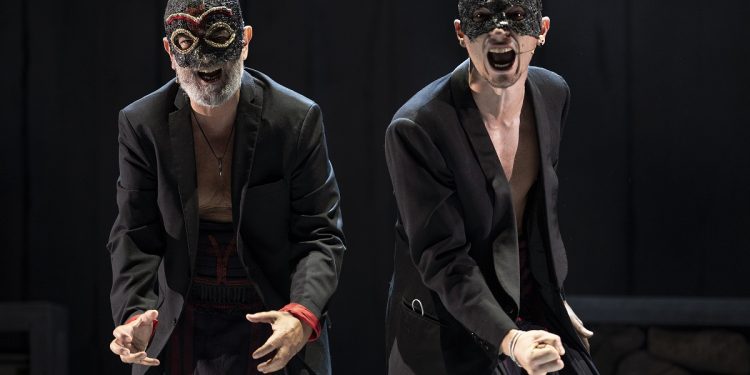 Il Teatro dell’Elfo a Cagliari e Sassari con “Edipo Re/Una favola nera” e i costumi di Antonio Marras. Il regista Ferdinando Bruni: “Il teatro una comunità che interroga se stessa”