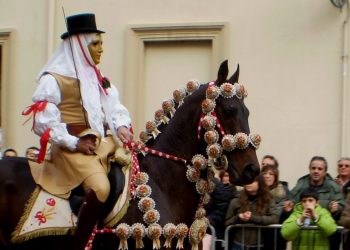 Arte on the road, esposizioni, libri e live painting alla Sartiglia con Accademia d’arte di Cagliari e Camena