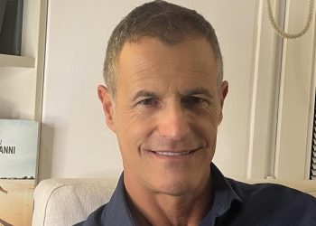 Lo scrittore Daniele Congiu in libreria con il nuovo romanzo “Erano gli anni”: “Racconto Cagliari e un po’ di me”