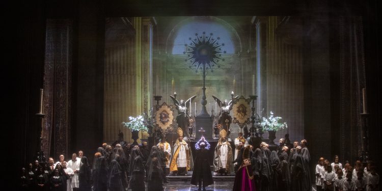 Passionale, capricciosa Tosca. A Cagliari l’omaggio al genio di Puccini nel centenario della scomparsa