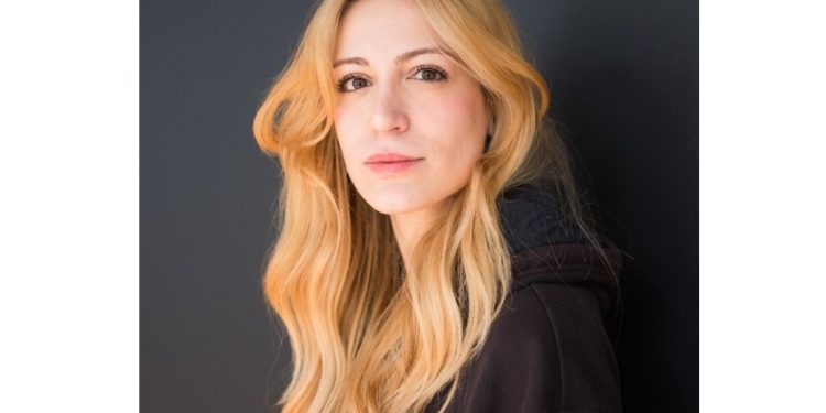 Valentina Mira torna in libreria con una storia di lotta, amore e tenacia. Presenterà “Dalla stessa parte mi troverai” a Cagliari e Sassari con Éntula e Liquida