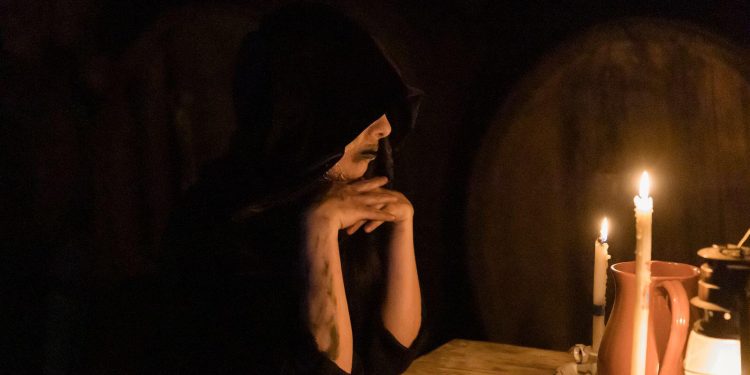 Due sorelle e un solo male in ‘Aradia’, l’horror made in Sardegna del regista cagliaritano Luca Valdes