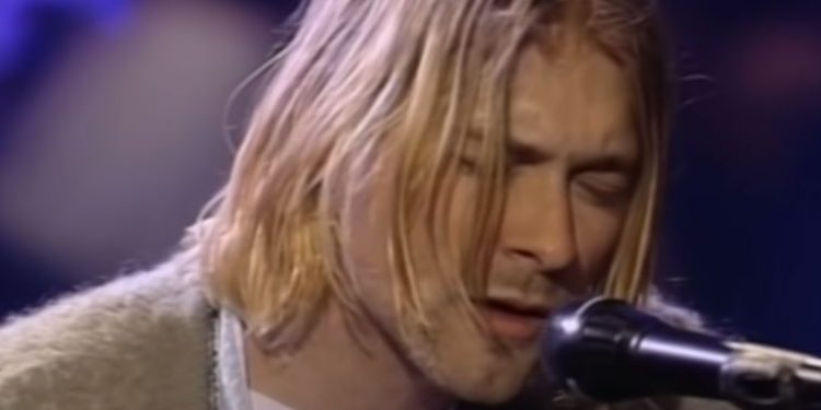 Non ridete, Kurt Cobain è morto. Trent’anni fa ci lasciava il cantante dei Nirvana