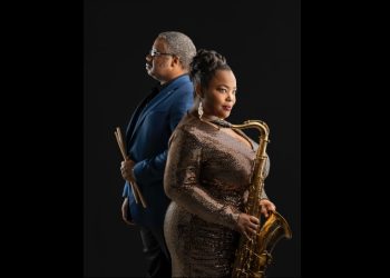 Camille Thurman, voce e sassofono per un seducente viaggio tra jazz e pop. La musicista americana a Sassari e Cagliari con il gruppo del batterista Darrell Green