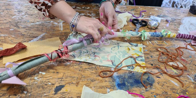 Anime sul filo, a Cagliari una mostra collettiva racconta il percorso artistico su salute mentale e fragilità curato da ArteS