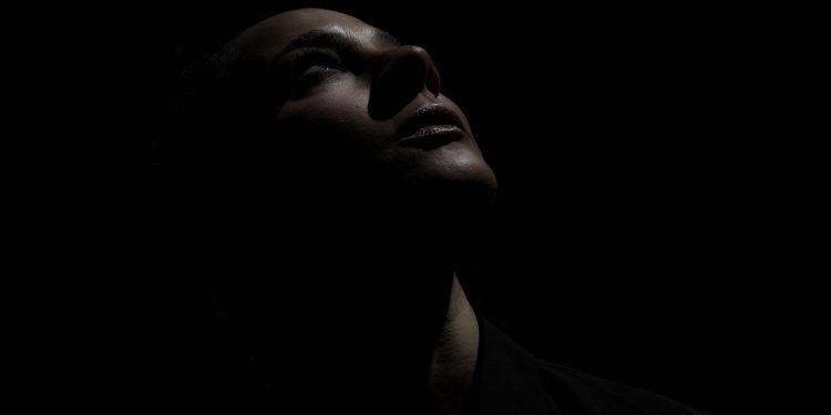 La memoria in lotta contro il tempo, a Cagliari lo spettacolo di Valentina Puddu “50:00” prodotto da Art’In