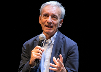 Enrico Franceschini a Cagliari e Sant’Antioco per presentare il nuovo romanzo “La mossa giusta”