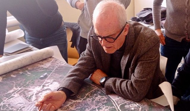 “Giovanni Maciocco. Abitare il territorio”, parte da Olbia la mostra itinerante dedicata all’architetto gallurese