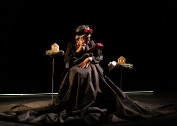 Teatro, al festival La Notte dei Poeti va in scena “Sig.ra Rossetta”, una fiaba senza tempo firmata Is Mascareddas