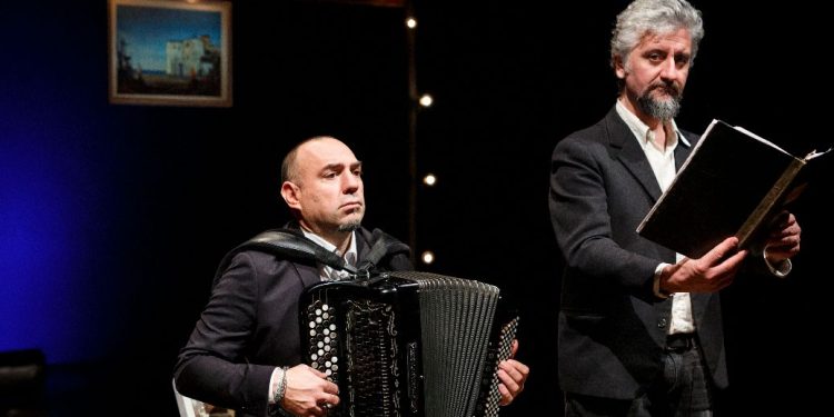 “Le nozze di Antigone” con Ascanio Celestini tra mito e storia al Festival dei Tacchi in Ogliastra