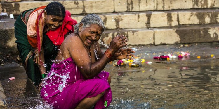 “Inspired by People”, il fotografo Stefano Lotumolo in mostra ad Alghero con le sue immagini che raccontano culture e continenti