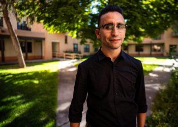 Dalla Sardegna al New Mexico, l’etnomusicologo Diego Pani vola in America per insegnare il canto tradizionale sardo