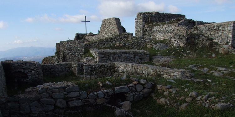 PODCAST. Le storie tormentate del castello di Montiferru