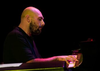 Domenico Sanna, “Il piano trio è una ruota che gira”. Il pianista di Gaeta inaugura il 27 a Cagliari e il 28 a Sassari il Jazz Club Network. Concerti fino al 6 dicembre.