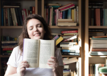 Festival LeThèrario, l’universo femminile si racconta. Ad Assemini per la prima edizione del festival Guia Soncini, Alessandro Fullin e Vladimir Luxuria