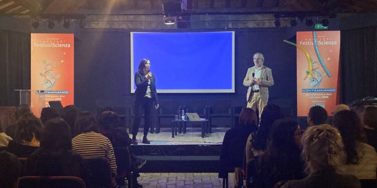 Contaminazioni tra cinema e scienza, al Cagliari FestivalScienza la presentazione del libro ‘Incontri ravvicinati tra cinema e scienza’ condotto da Antioco Floris e Viviana Fanti