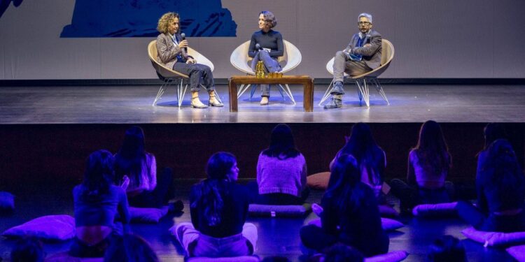 Il giornalismo tra crisi e rinascita, al Festival Pazza Idea Arianna Ciccone esplora nuovi orizzonti