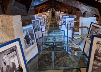 Poesia e fotografia, duos limbàgios in mustra ‘alle Clarisse’ de Otieri cun sos ritratos de Ligios