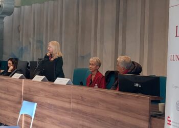 Come muoversi tra informazione e propaganda? Giulia Giornaliste firma il volume “La Verità”