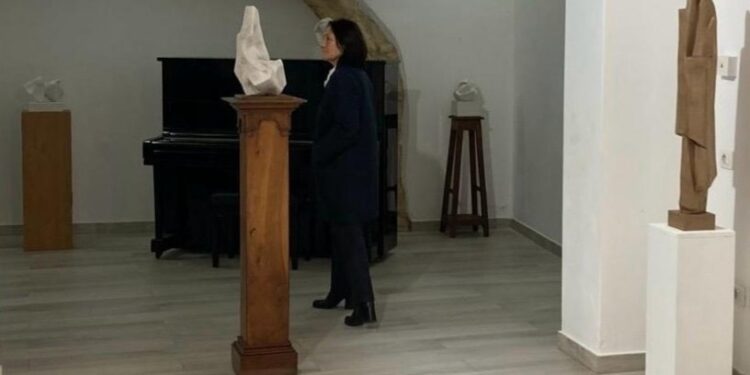 Arte e musica, a Cagliari in mostra le sculture di Viviana Fernandez Nicola