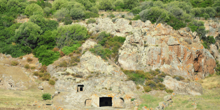 La Sardegna e l’UNESCO. Domus de janas, civiltà nuragica e il Parco geominerario attendono il riconoscimento come patrimonio mondiale