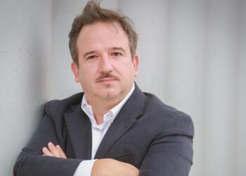 Luca Telese il 14 gennaio al Massimo di Cagliari con un monologo su Enrico Berlinguer: “Dopo di lui nessuno ha più avuto la capacità di muovere grandi macchine umane”