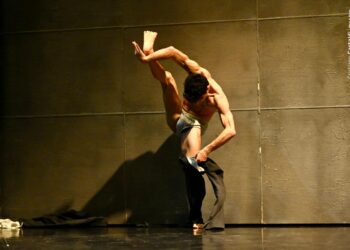 Mauro Astolfi: “Bach ti spinge verso un percorso introspettivo”. Il celebre coreografo a Sassari e Cagliari con CeDAC presenta “L’arte della Fuga”