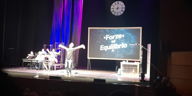 Ci vuole un Fisico bestiale! Due chiacchiere con il professor Vincenzo Schettini in scena al teatro Massimo di Cagliari e al Comunale di Sassari