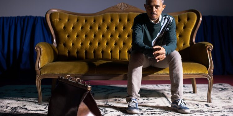 Racconti, ballate e leggende, anteprima a Berchidda per Insulae Lab con “La storia siamo noi” di Flavio Soriga e Gianluca Pischedda