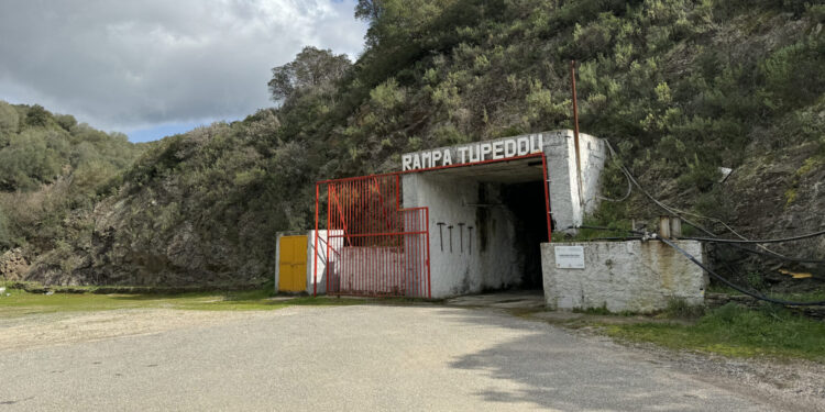 S’Einstein Telescope chistionat in sardu. E nois cale limba impreamus pro allegare de issu?