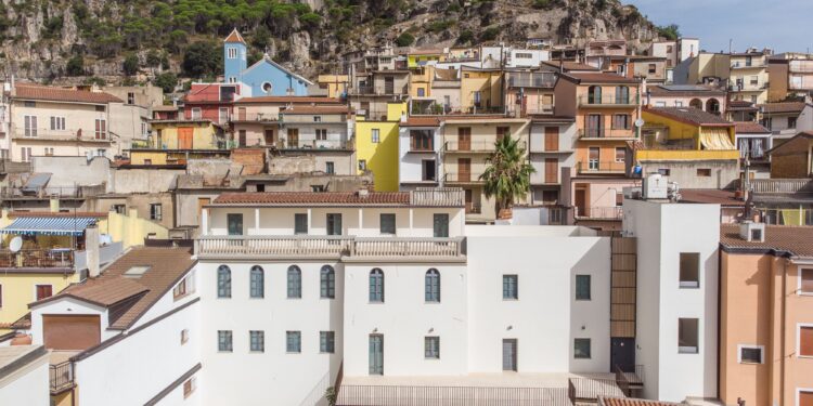 A Ulassai arte, cultura e connessioni con il nuovo progetto della Stazione dell’Arte. Primo appuntamento con la mostra di Carolina Melis