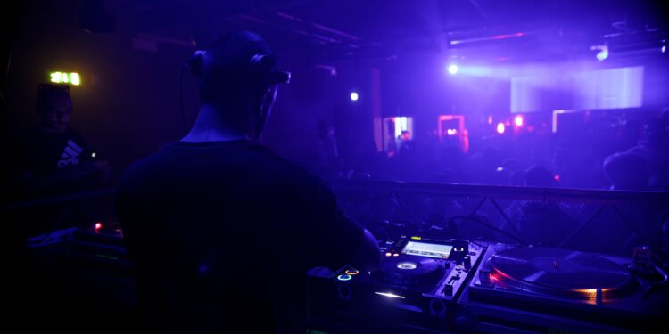 Basstation presenta il report “SOS spazi culturali”, ecco come i giovani cagliaritani immaginano luoghi ed eventi di musica alternativa