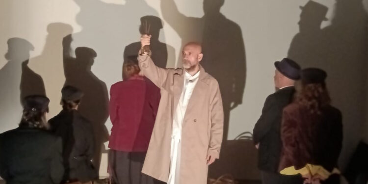 Settimana Santa, a Carbonia e Iglesias lo spettacolo ‘Caras de Jesus’ delle compagnie Quinte Emotive e Antas Teatro