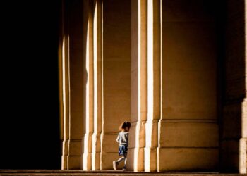 La Resistenza, la memoria e il potere della letteratura nel nuovo libro di Roberto Cotroneo ‘La nebbia e il fuoco’