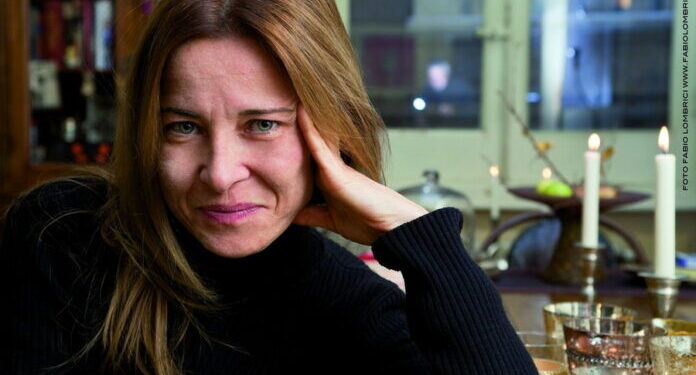 “Cartagloria”, l’irrequieta solitudine di Rosa Matteucci tra Dio e famiglia