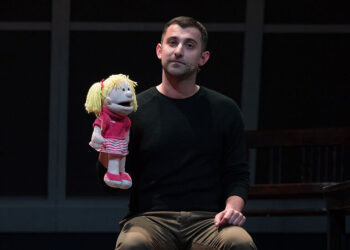 “Gramsci spiegato a mia figlia”, nello spettacolo di Paolo Floris un pensiero che resiste nel cuore del nostro tempo